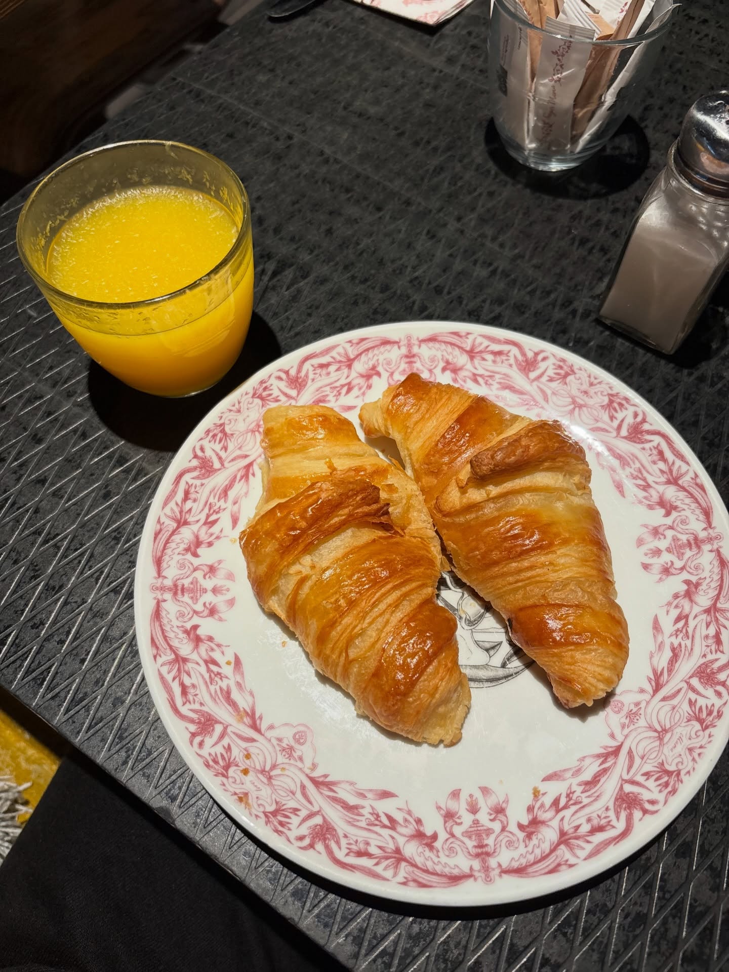 ไตเติ้ล - กีรติ พวงมาลี