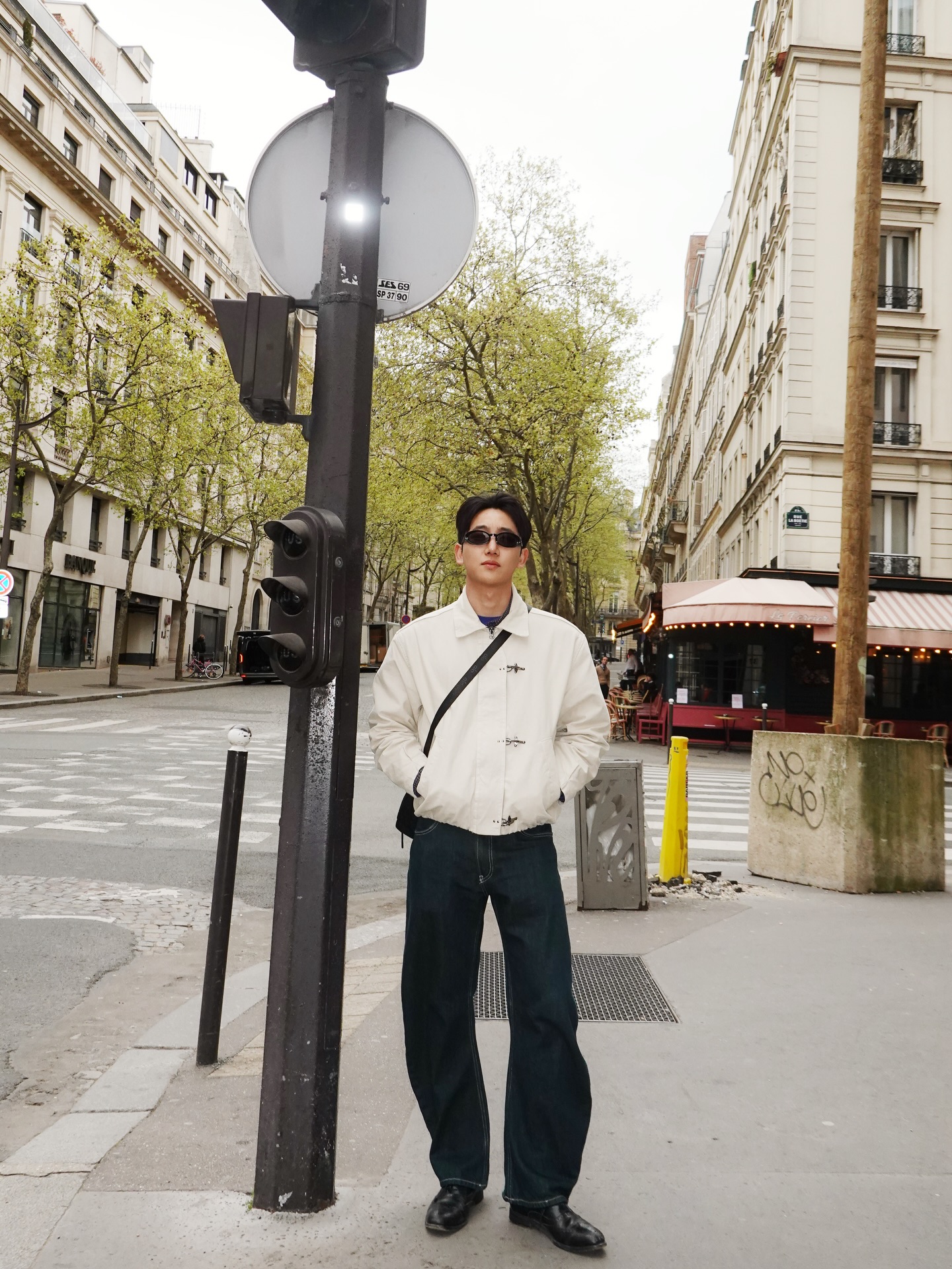 ไตเติ้ล - กีรติ พวงมาลี