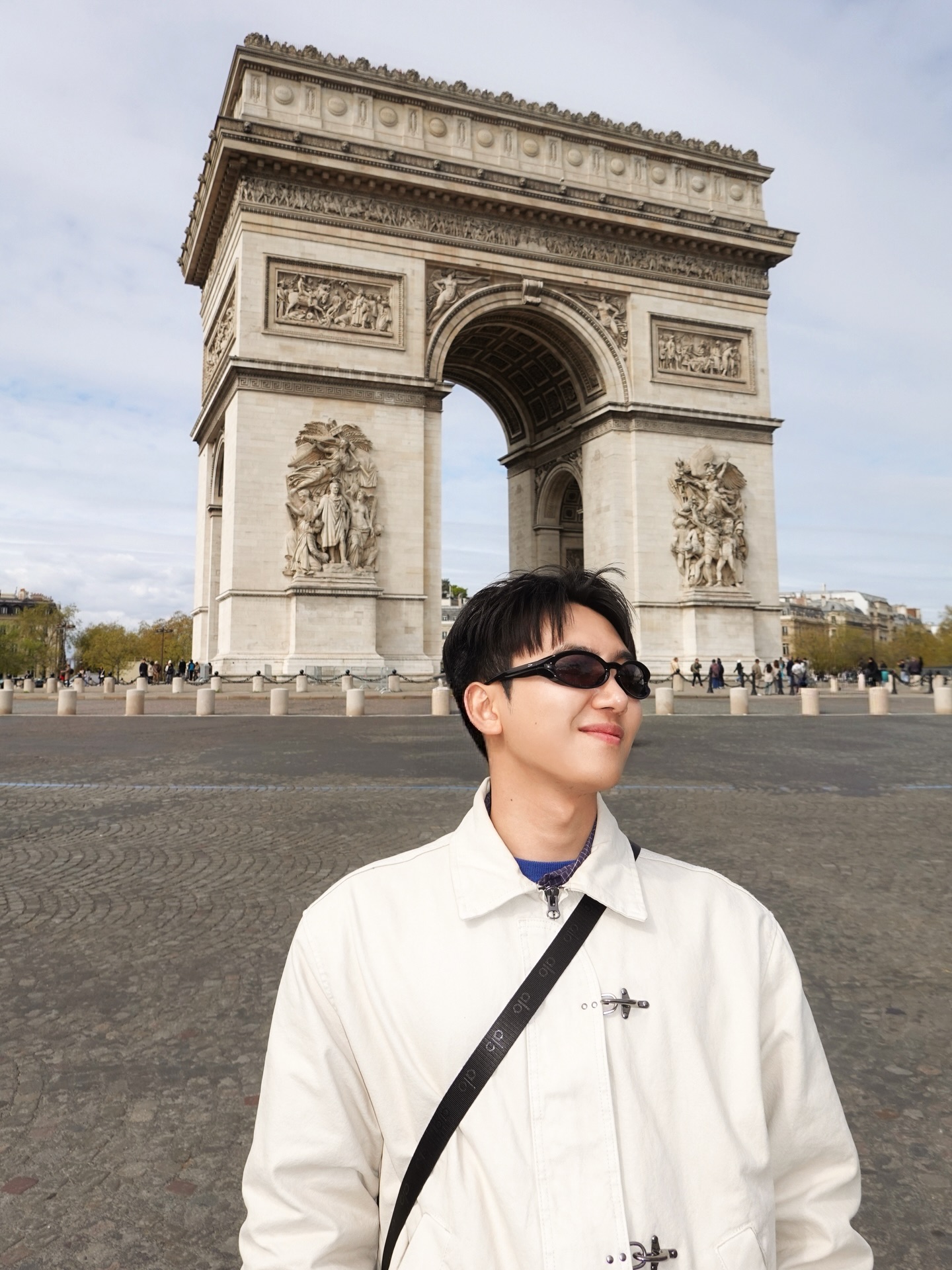 ไตเติ้ล - กีรติ พวงมาลี