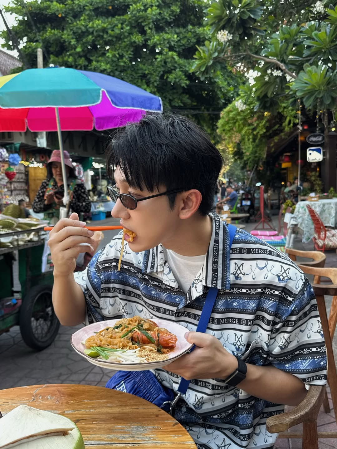 ไตเติ้ล - กีรติ พวงมาลี