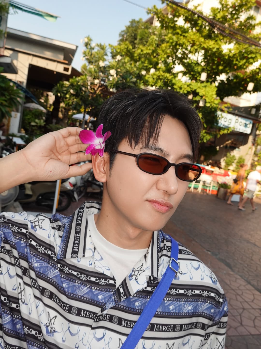 ไตเติ้ล - กีรติ พวงมาลี