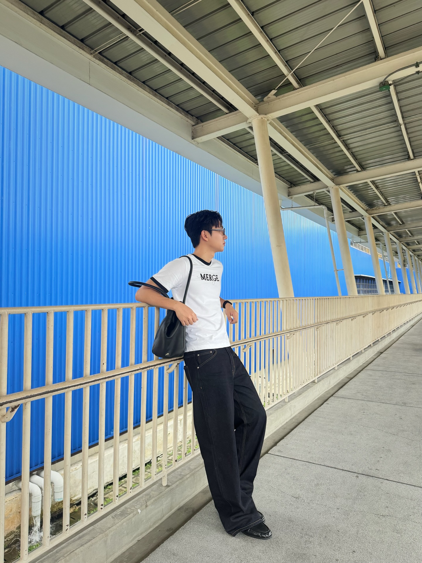 ไตเติ้ล - กีรติ พวงมาลี
