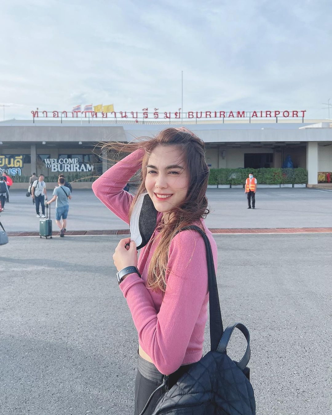 พั้นช์ - วรกาญจน์ โรจนวัชร