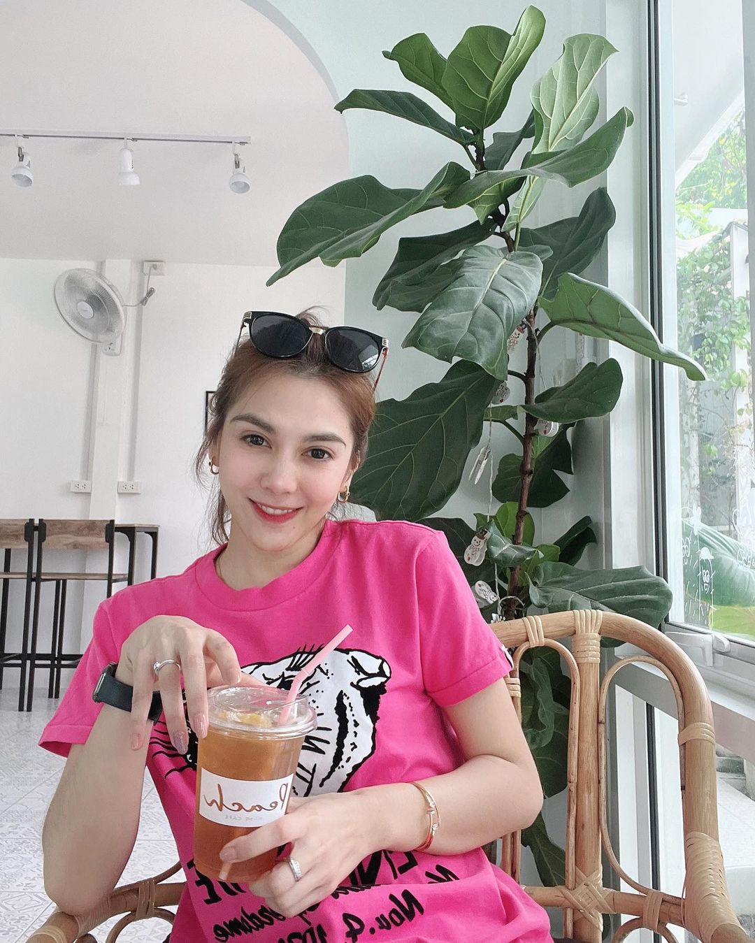 พั้นช์ - วรกาญจน์ โรจนวัชร