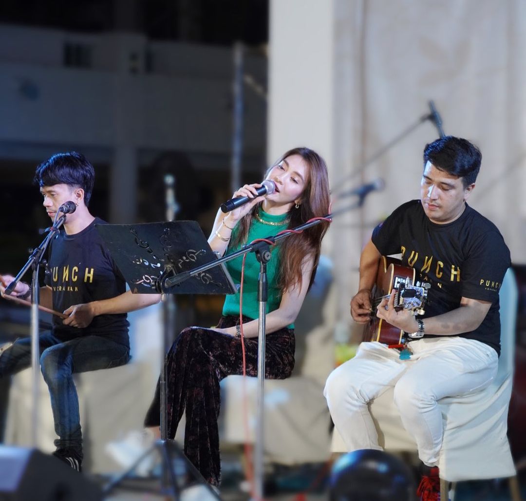 พั้นช์ - วรกาญจน์ โรจนวัชร
