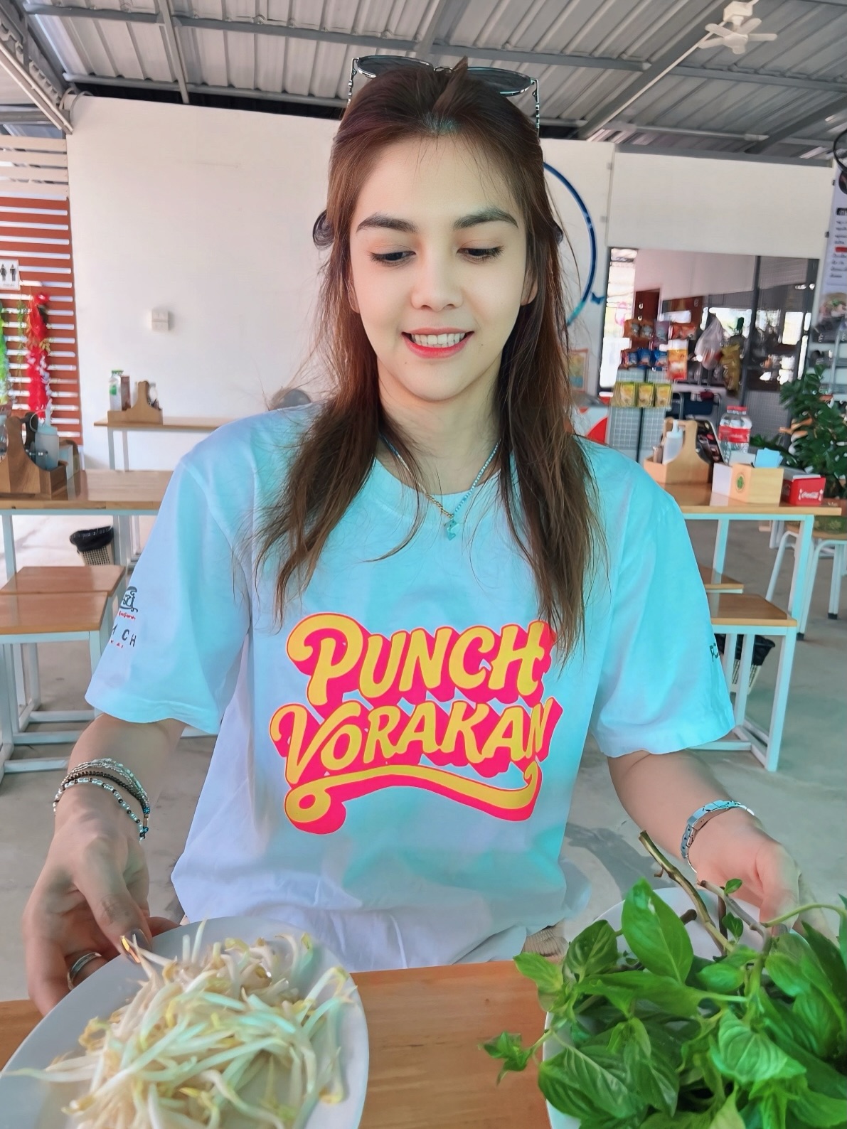 พั้นช์ - วรกาญจน์ โรจนวัชร