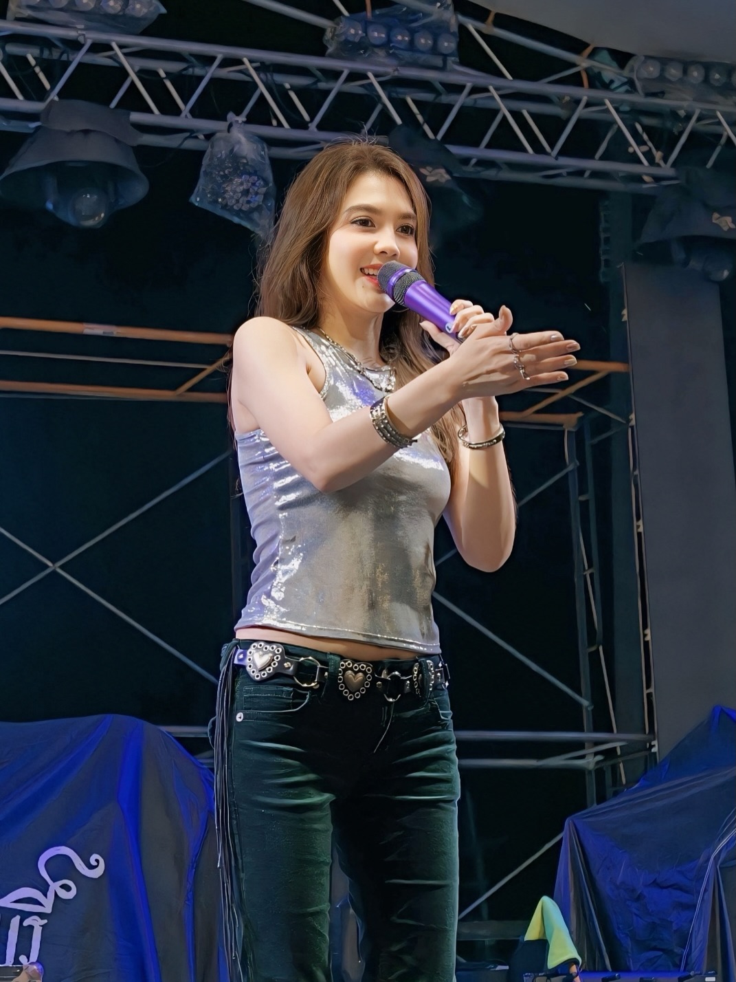 พั้นช์ - วรกาญจน์ โรจนวัชร