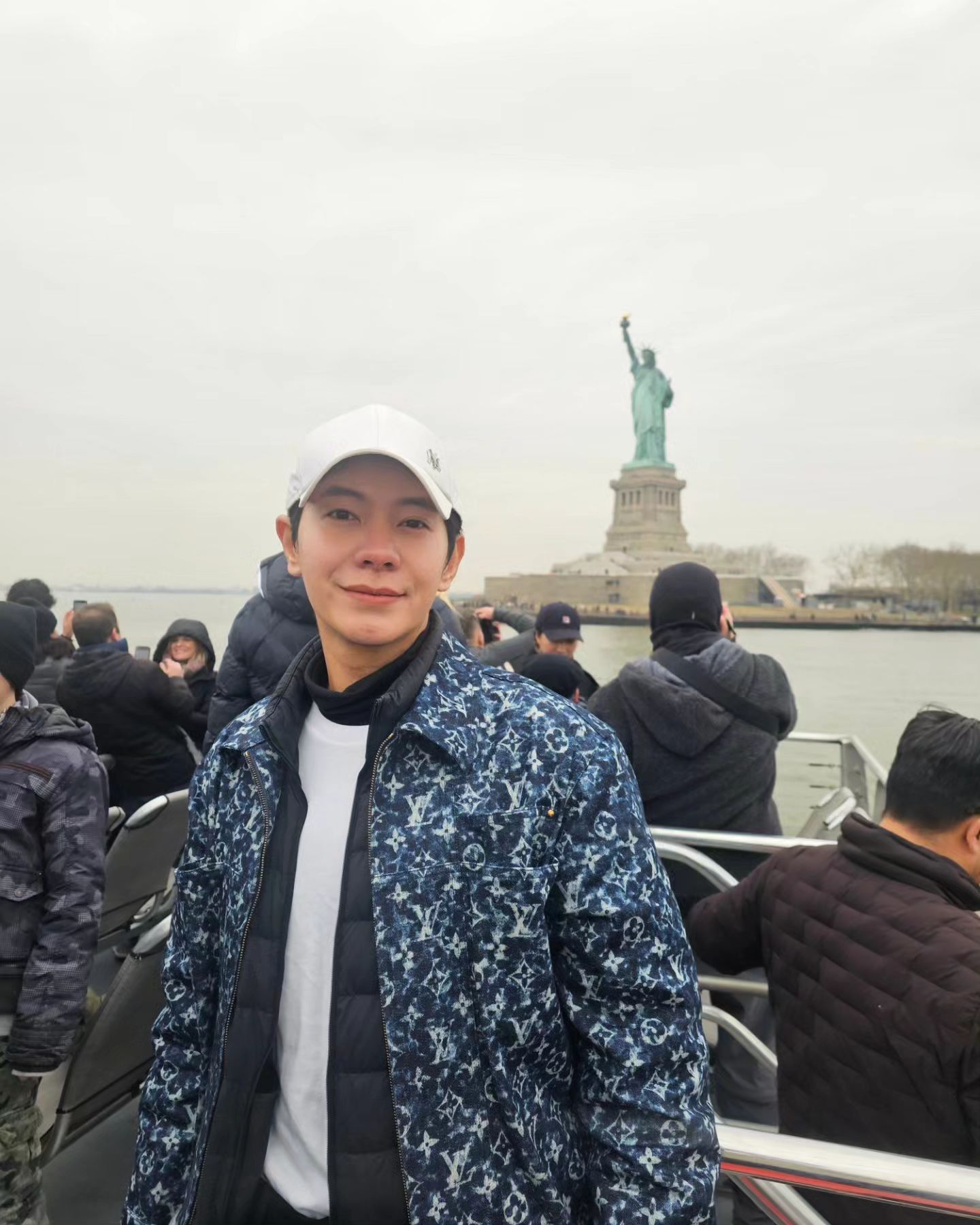 ไอซ์ - ศรัณยู วินัยพานิช