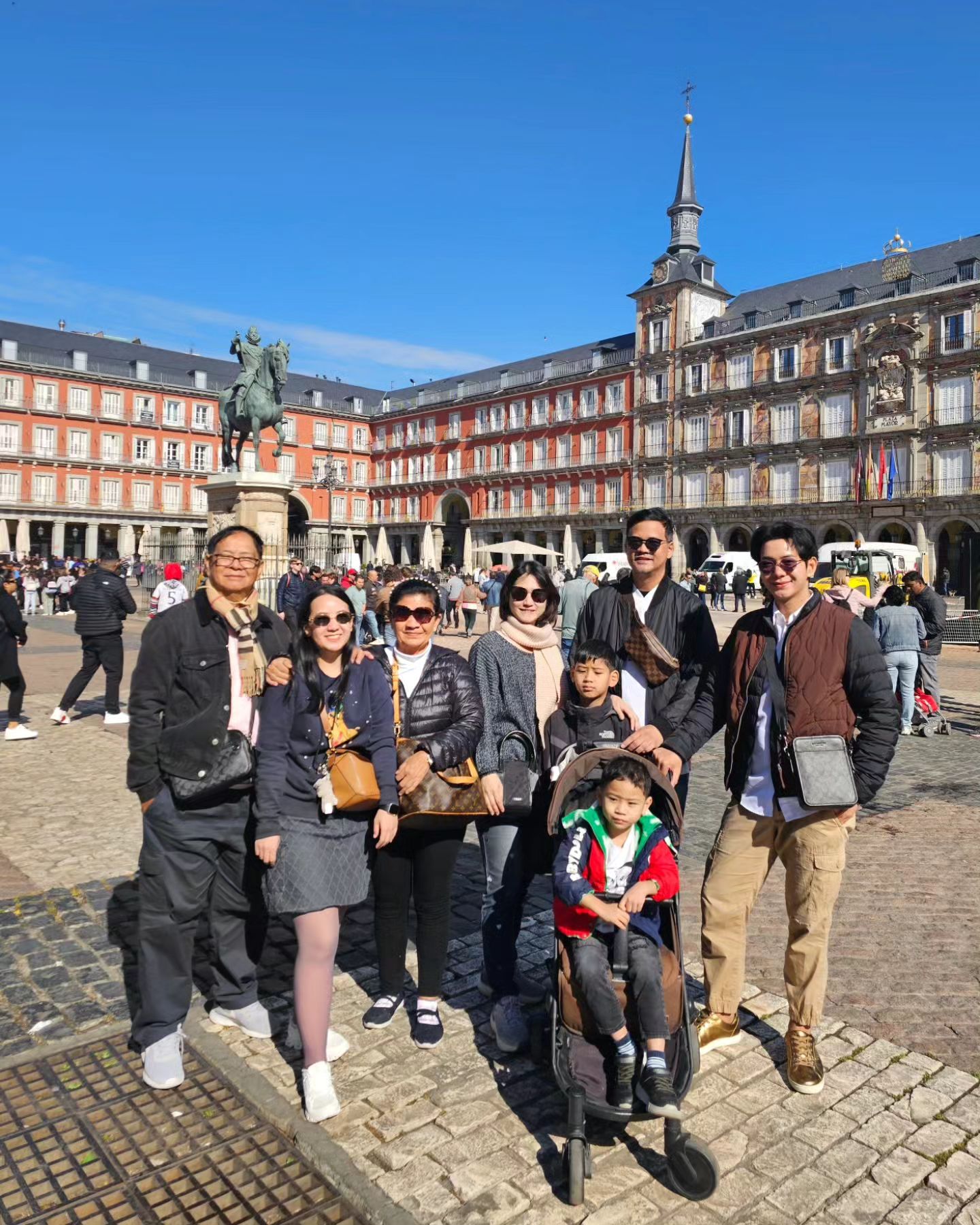 ไอซ์ - ศรัณยู วินัยพานิช