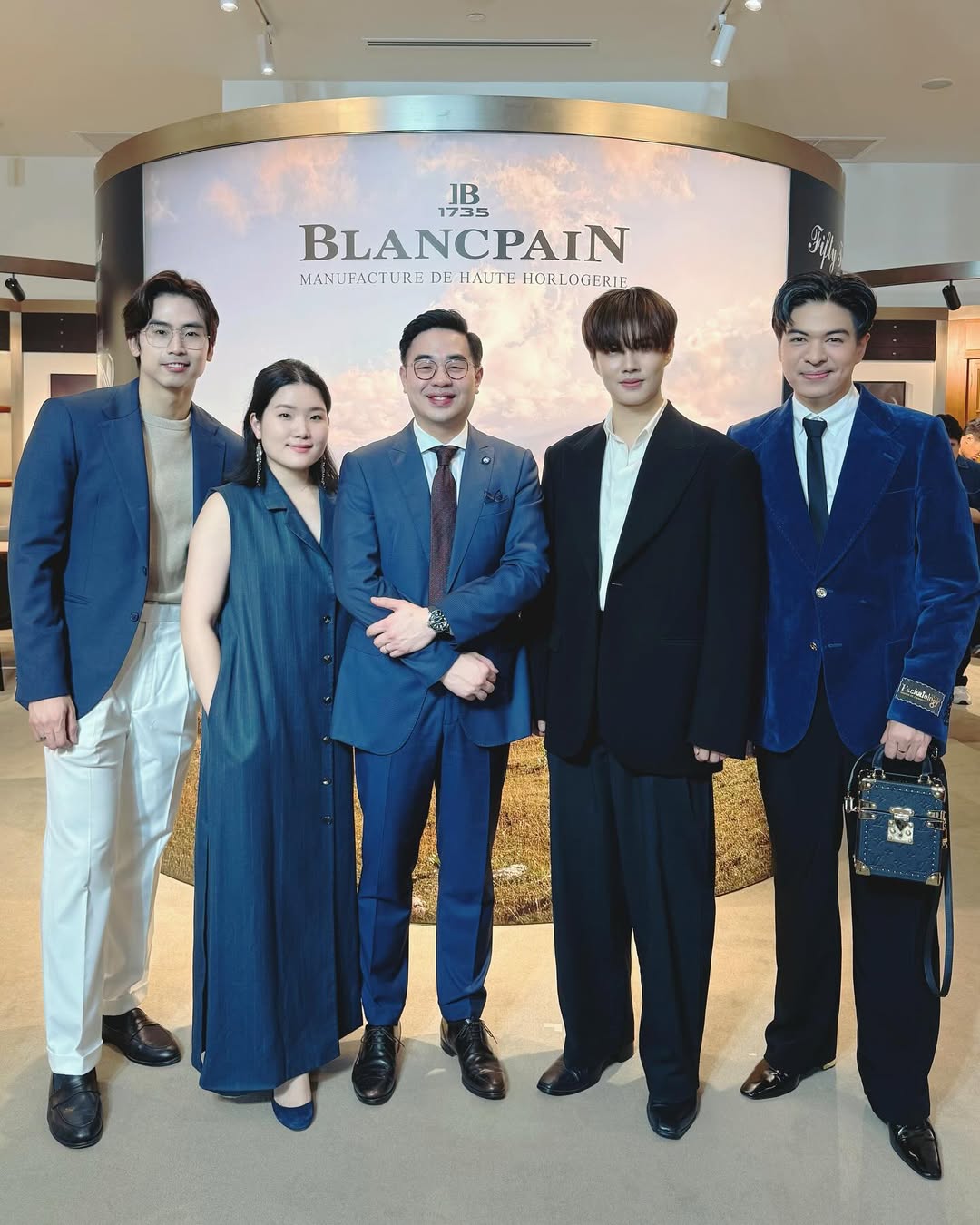 เบ้นซ์ - อัทธ์ธนิน ธนินภาณุวิวัฒน์