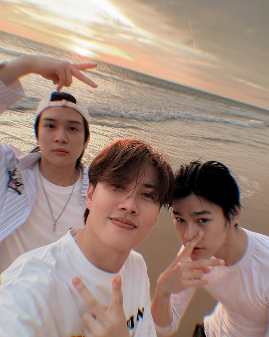เบ้นซ์ - อัทธ์ธนิน ธนินภาณุวิวัฒน์