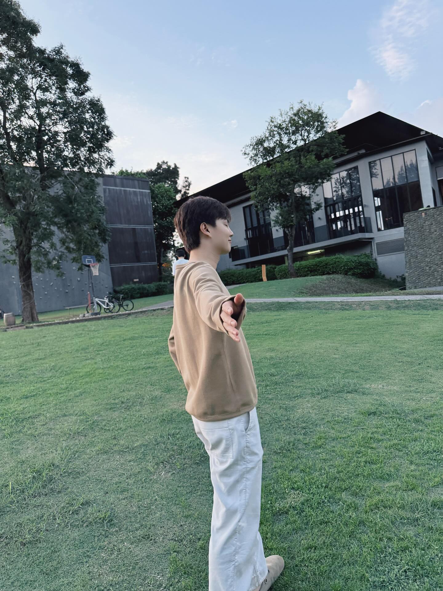 เบ้นซ์ - อัทธ์ธนิน ธนินภาณุวิวัฒน์