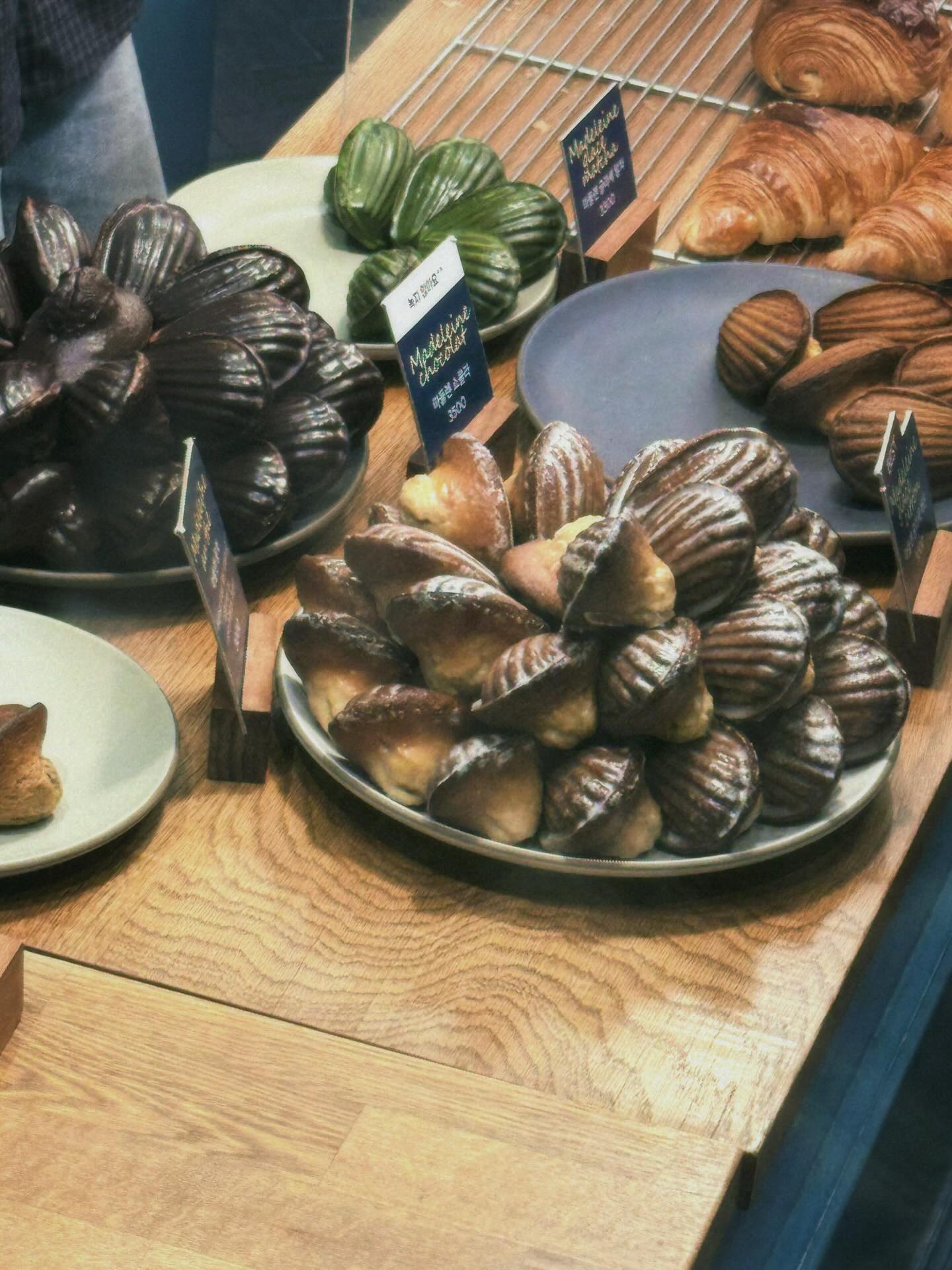 เบ้นซ์ - อัทธ์ธนิน ธนินภาณุวิวัฒน์