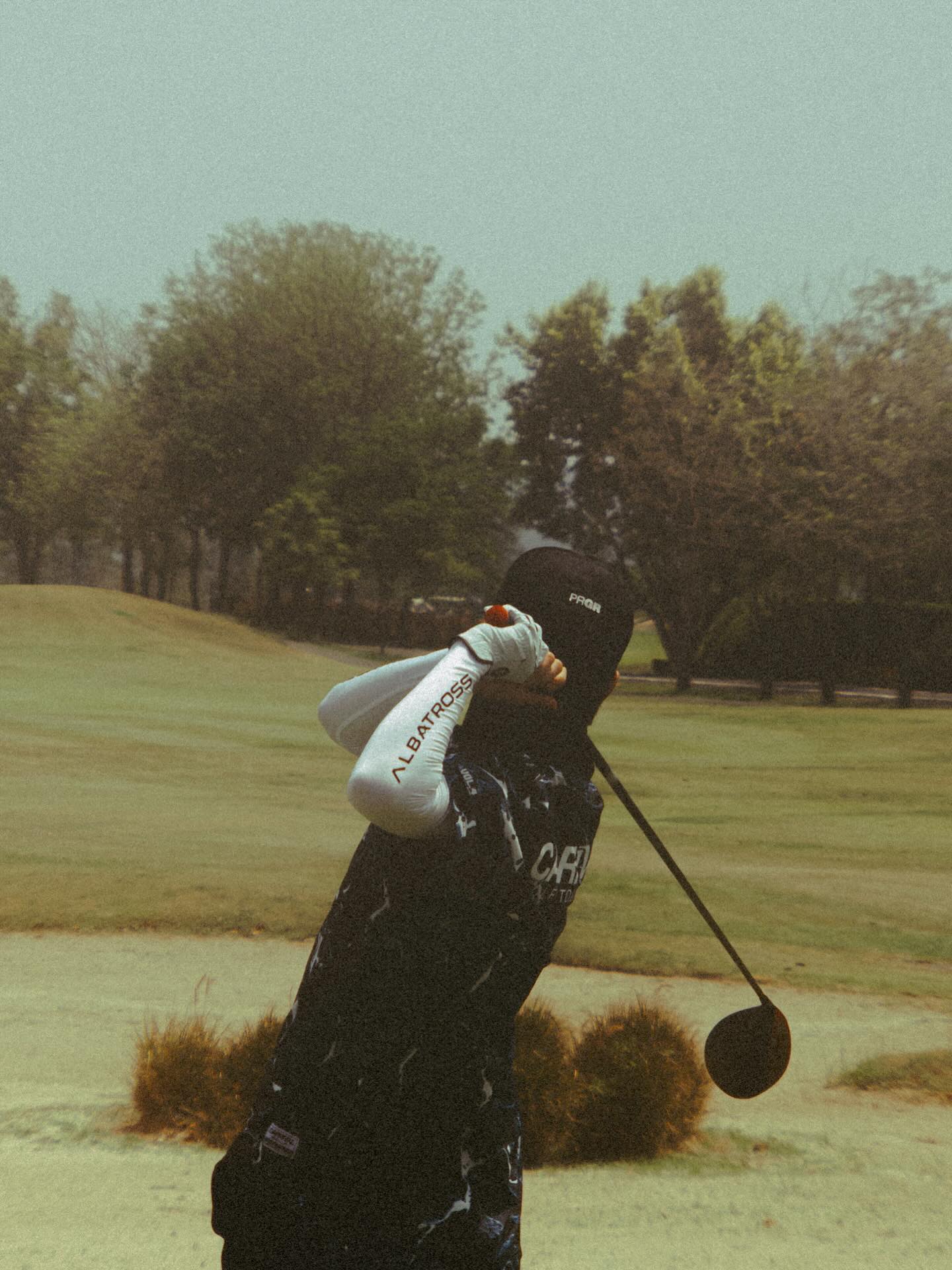 เบ้นซ์ - อัทธ์ธนิน ธนินภาณุวิวัฒน์