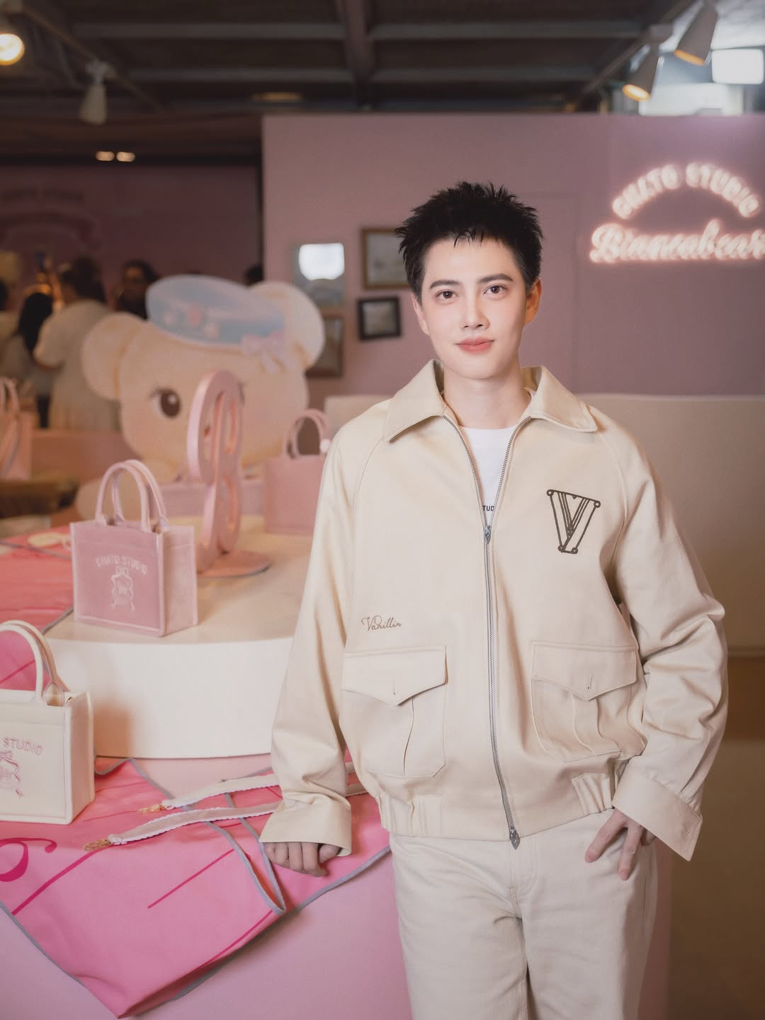 เบ้นซ์ - อัทธ์ธนิน ธนินภาณุวิวัฒน์