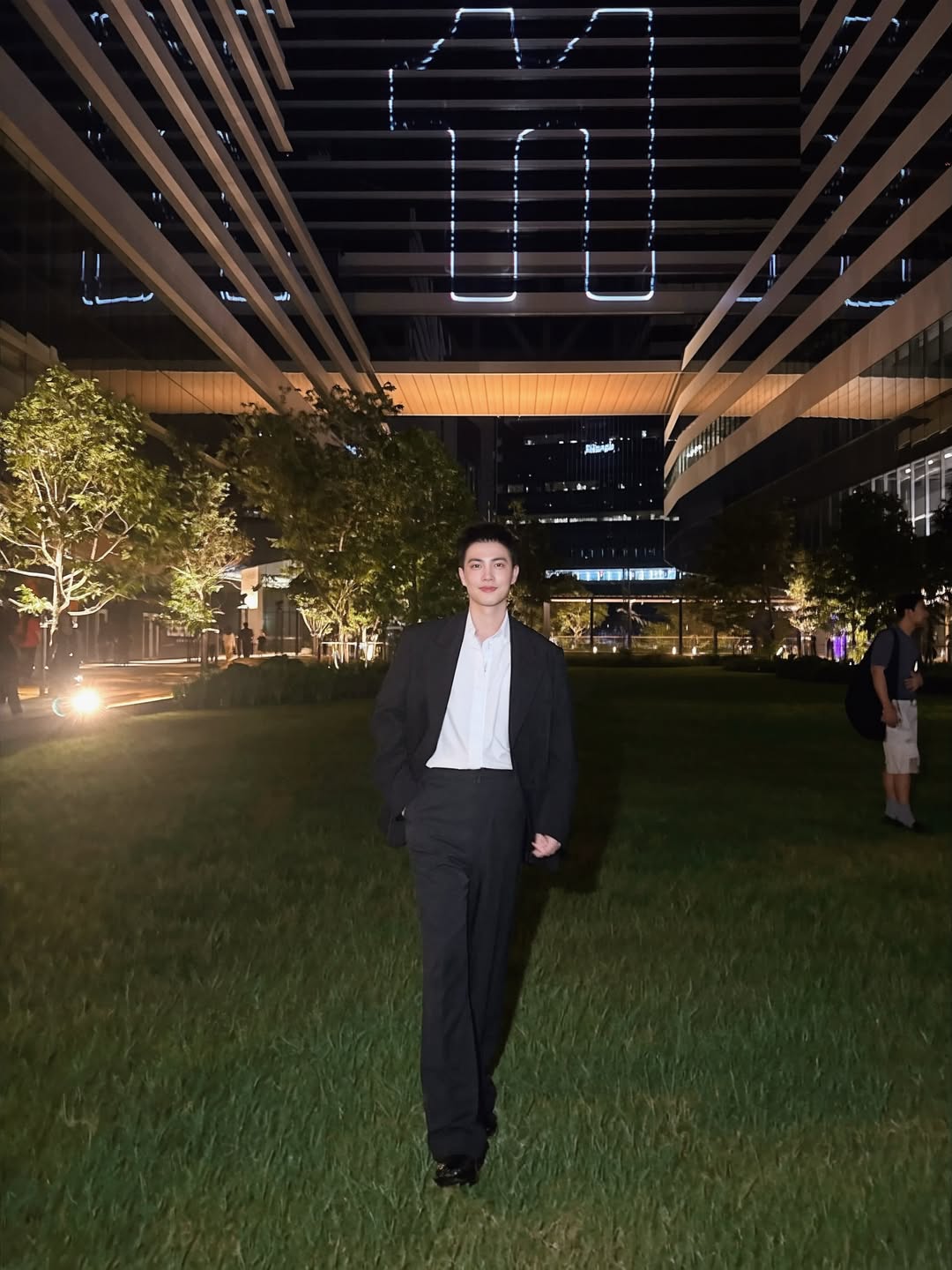 เบ้นซ์ - อัทธ์ธนิน ธนินภาณุวิวัฒน์