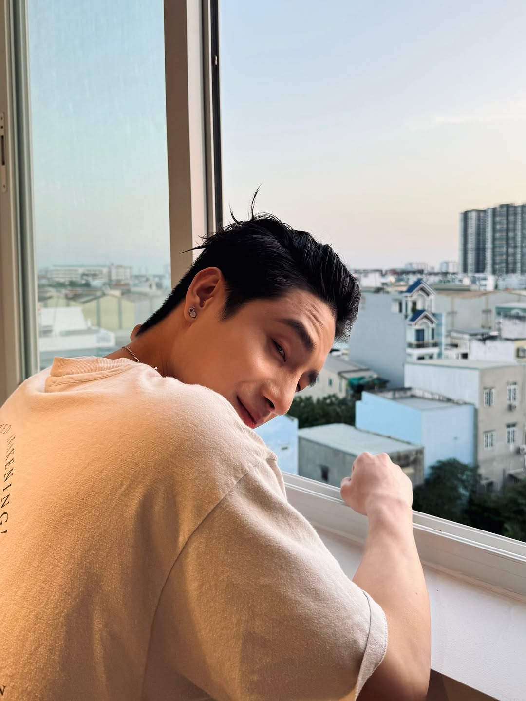 พร้อม - ราชภัทร วรสาร