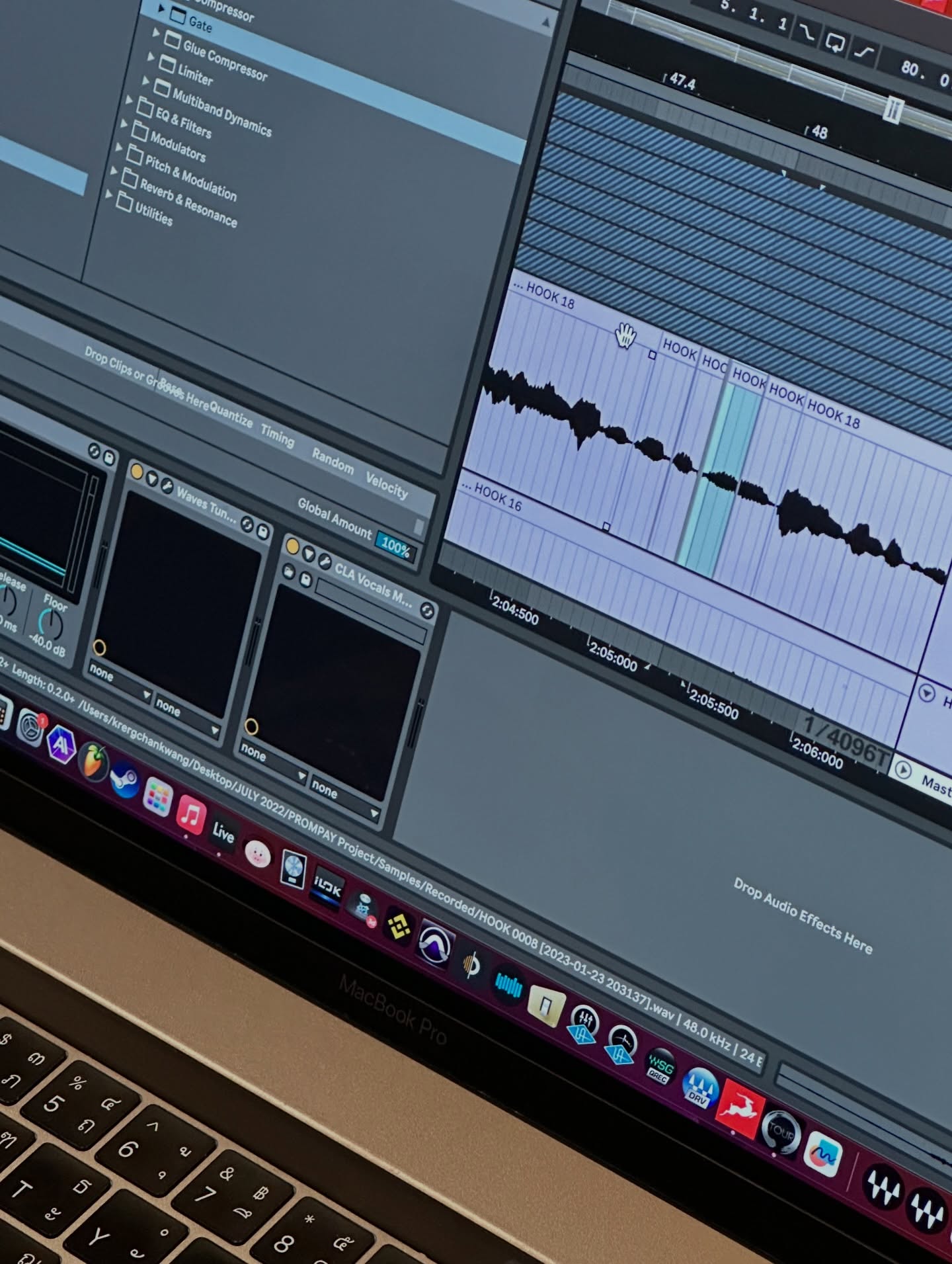 พร้อม - ราชภัทร วรสาร