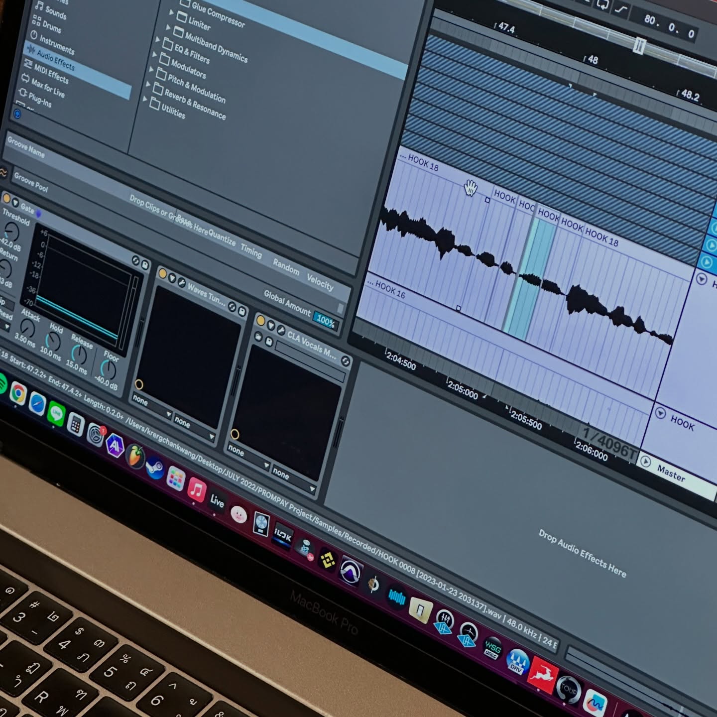 พร้อม - ราชภัทร วรสาร