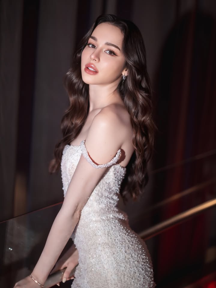 สกาย - มาเรีย เฮิร์ชเลอร์