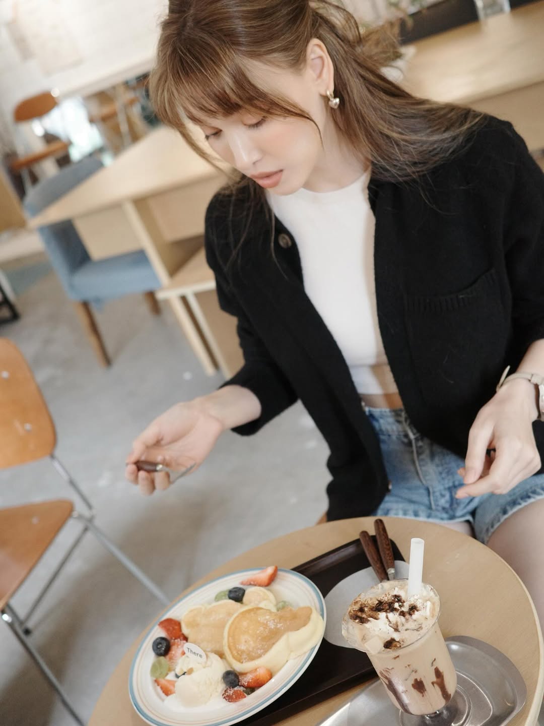 แจ็คกี้ - ชาเคอลีน มึ้นช์