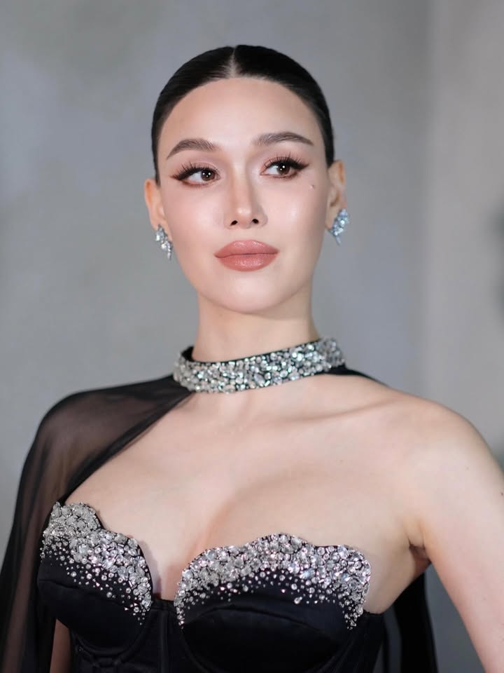 แจ็คกี้ - ชาเคอลีน มึ้นช์