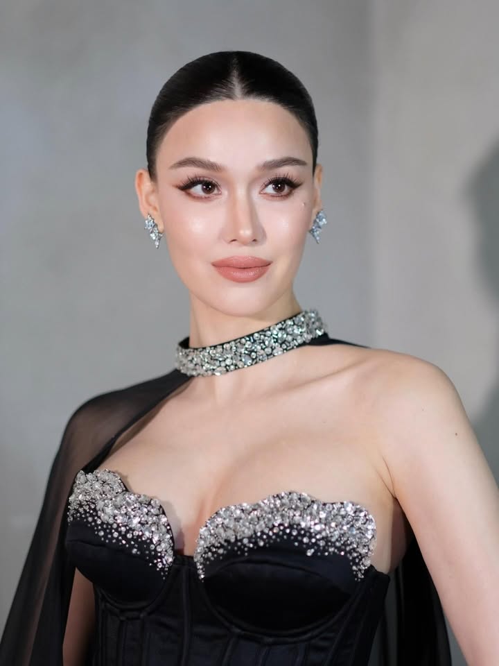 แจ็คกี้ - ชาเคอลีน มึ้นช์