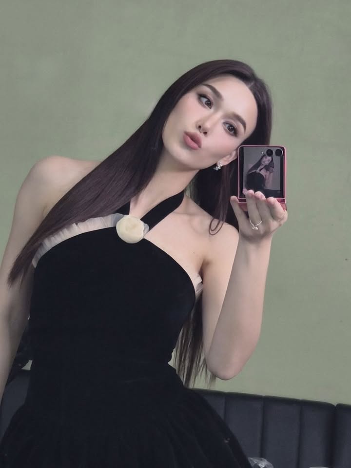 แจ็คกี้ - ชาเคอลีน มึ้นช์