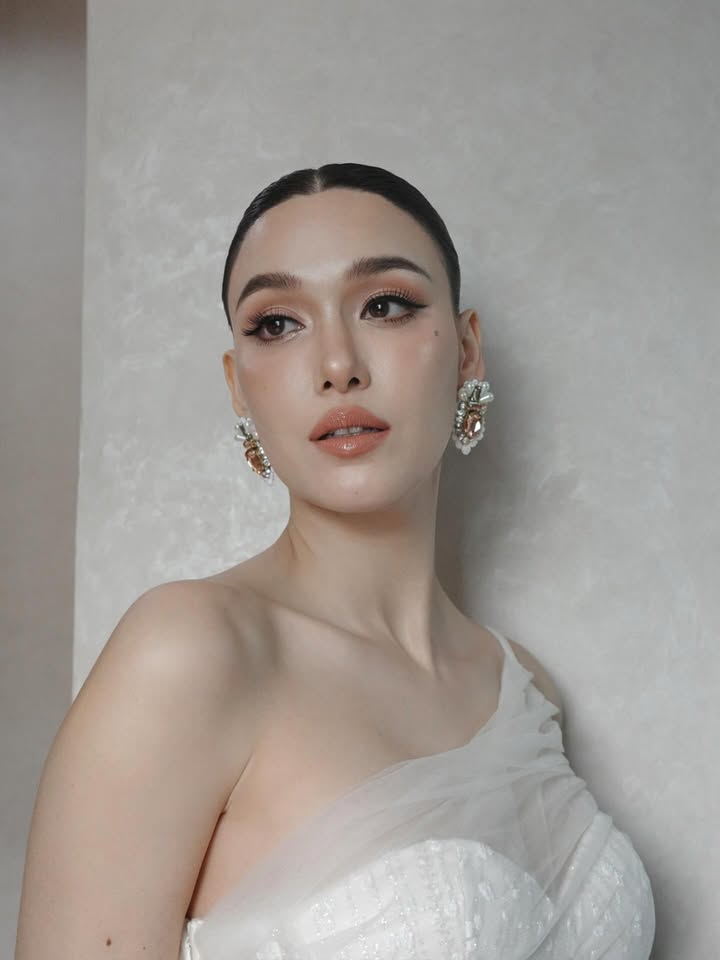 แจ็คกี้ - ชาเคอลีน มึ้นช์