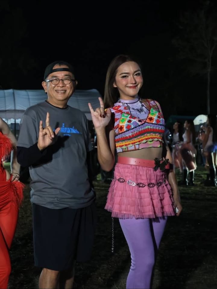 แจ็คกี้ - ชาเคอลีน มึ้นช์