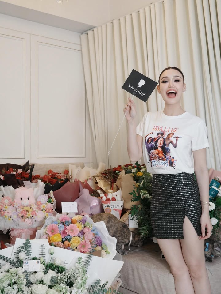 แจ็คกี้ - ชาเคอลีน มึ้นช์