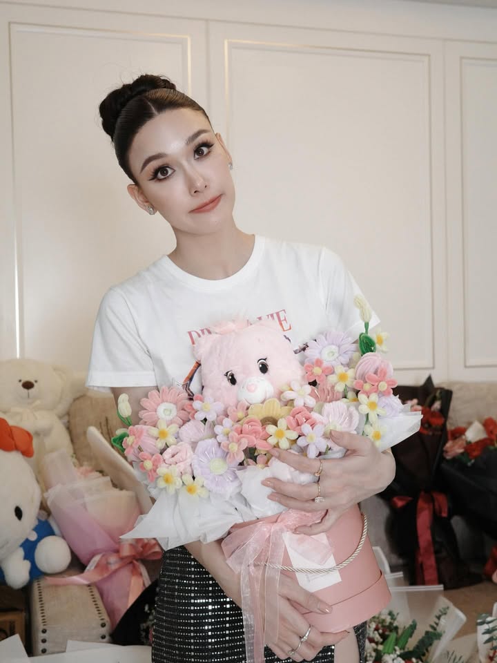 แจ็คกี้ - ชาเคอลีน มึ้นช์