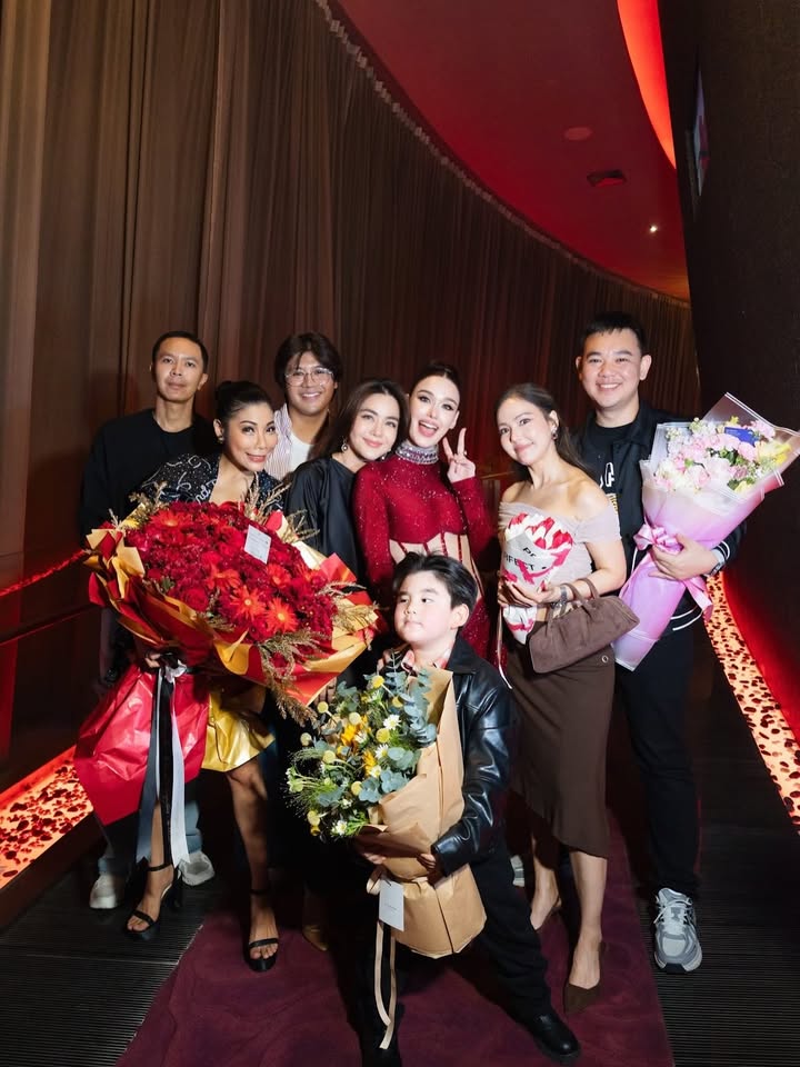 แจ็คกี้ - ชาเคอลีน มึ้นช์