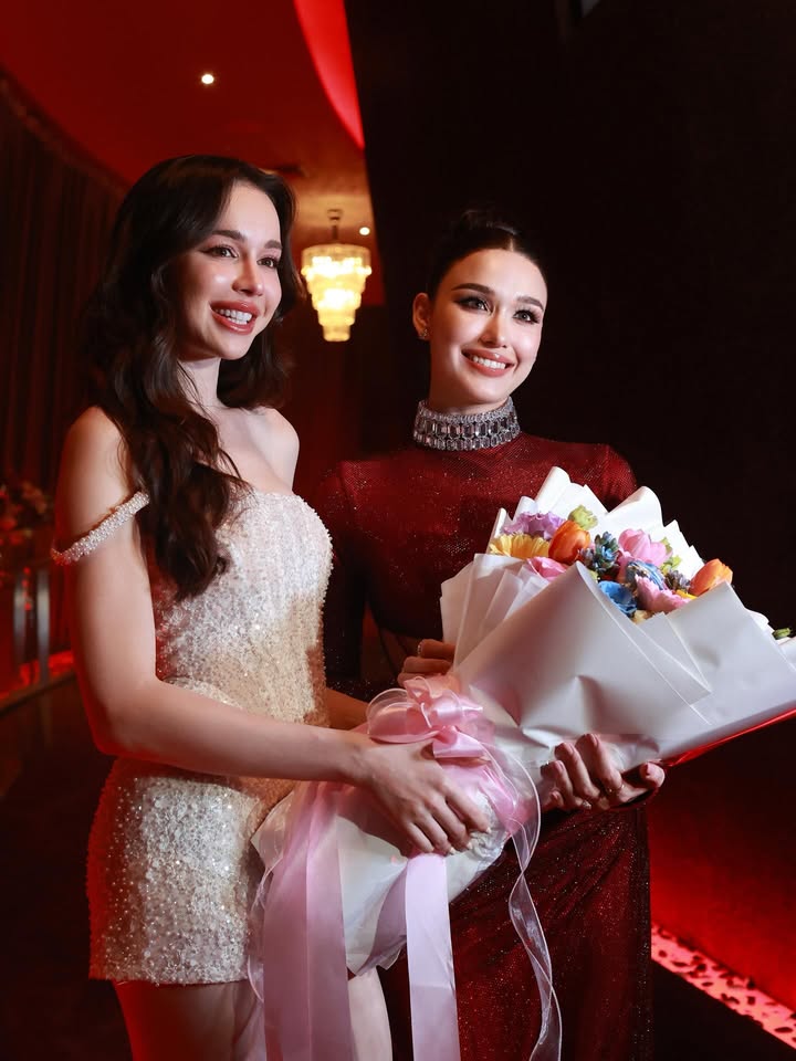 แจ็คกี้ - ชาเคอลีน มึ้นช์