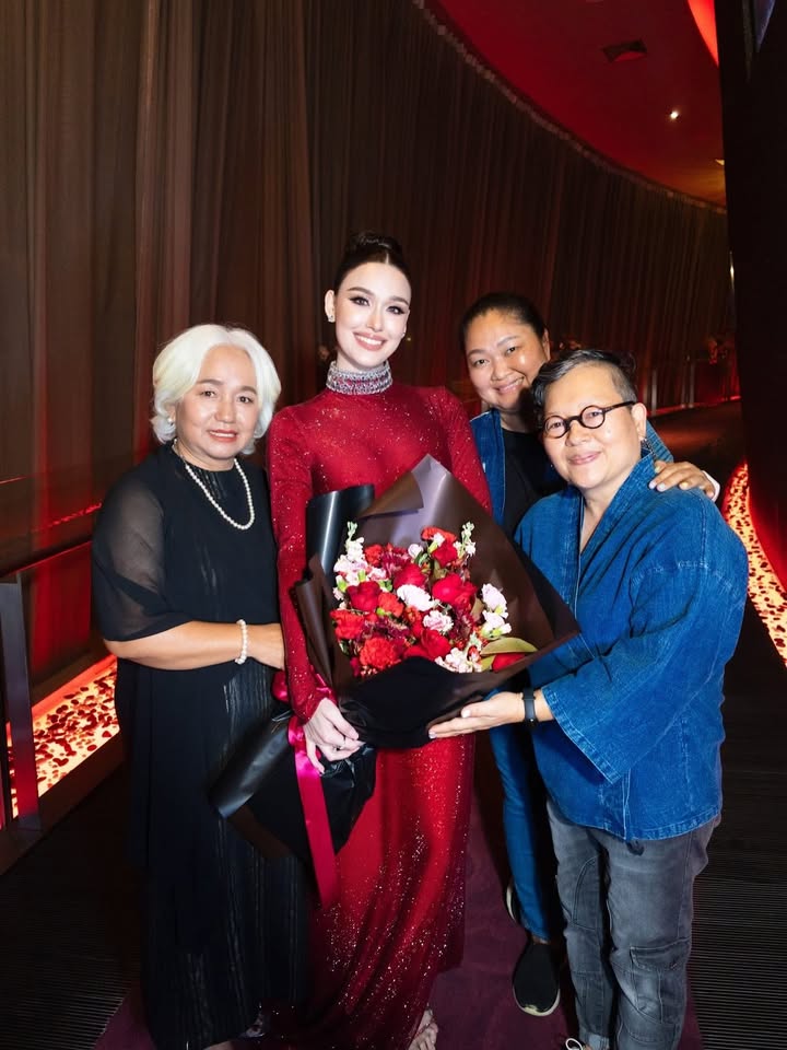 แจ็คกี้ - ชาเคอลีน มึ้นช์