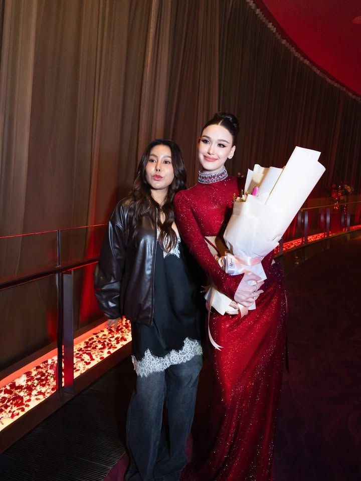 แจ็คกี้ - ชาเคอลีน มึ้นช์