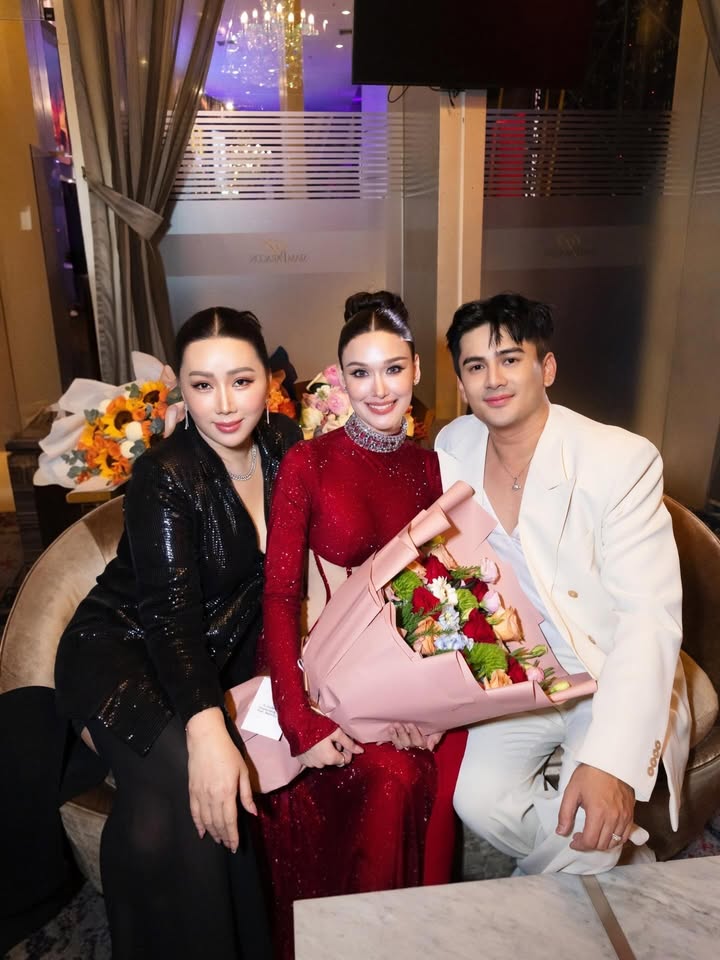 แจ็คกี้ - ชาเคอลีน มึ้นช์