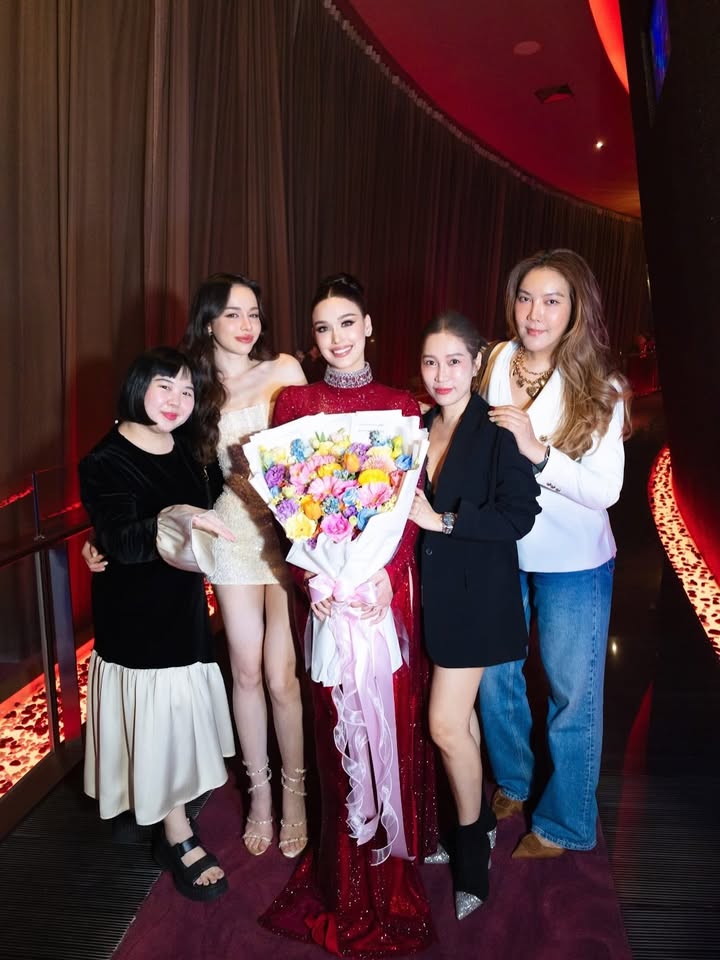 แจ็คกี้ - ชาเคอลีน มึ้นช์