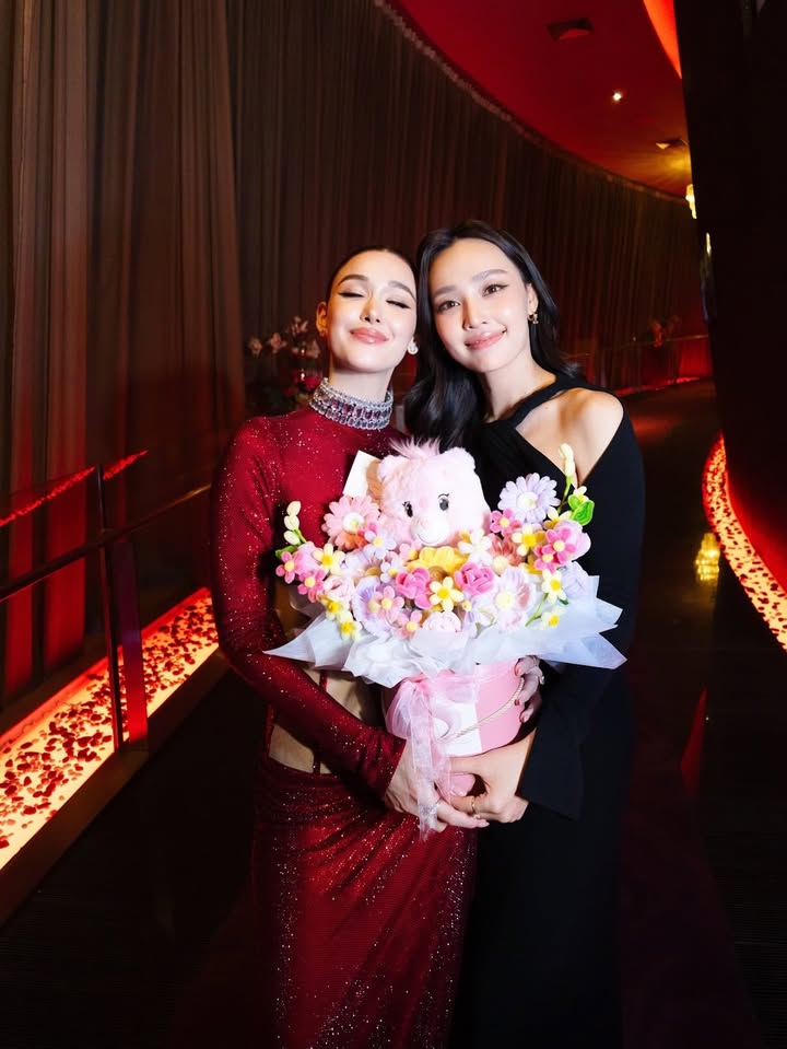 แจ็คกี้ - ชาเคอลีน มึ้นช์