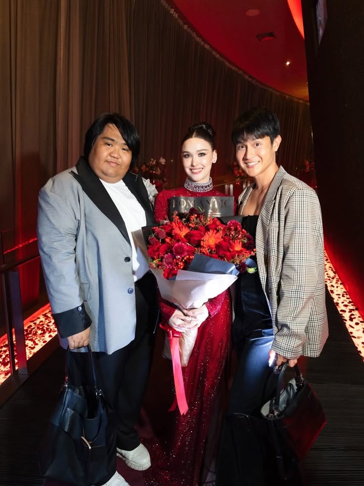 แจ็คกี้ - ชาเคอลีน มึ้นช์