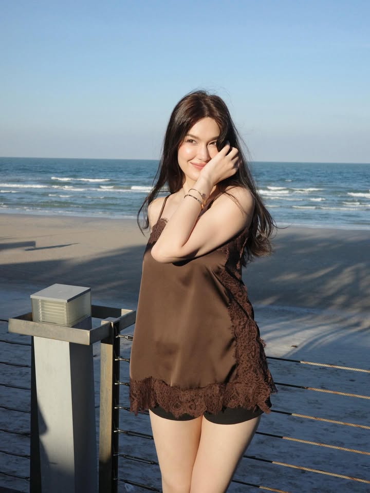 แจ็คกี้ - ชาเคอลีน มึ้นช์