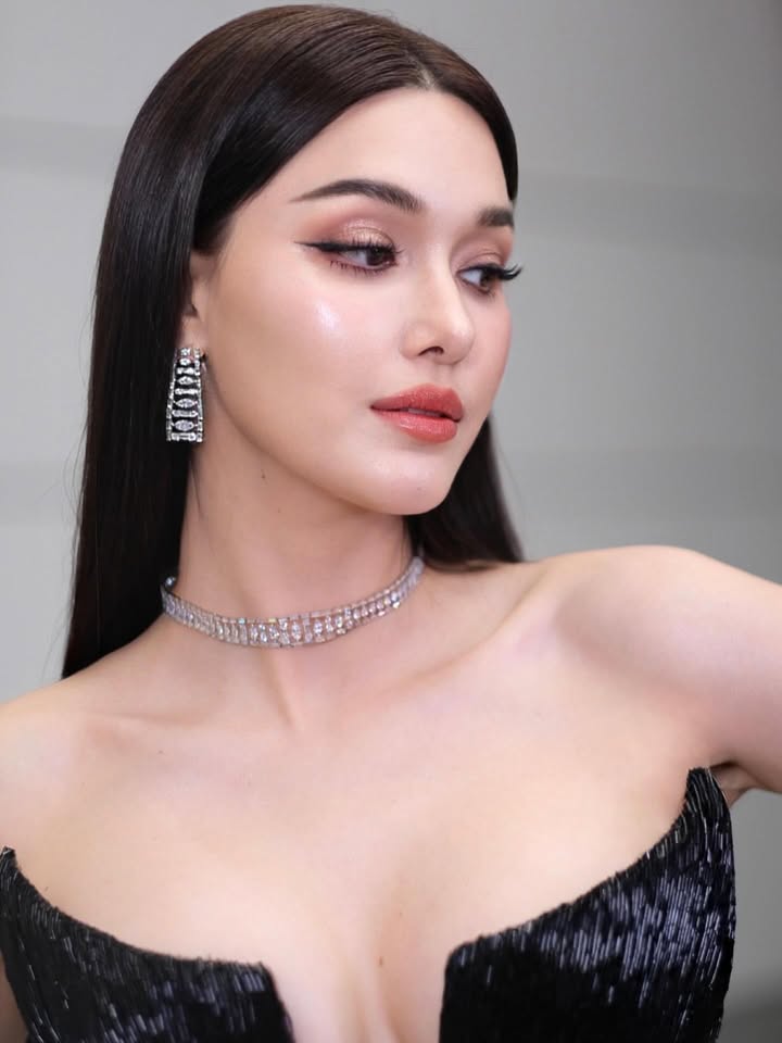 แจ็คกี้ - ชาเคอลีน มึ้นช์