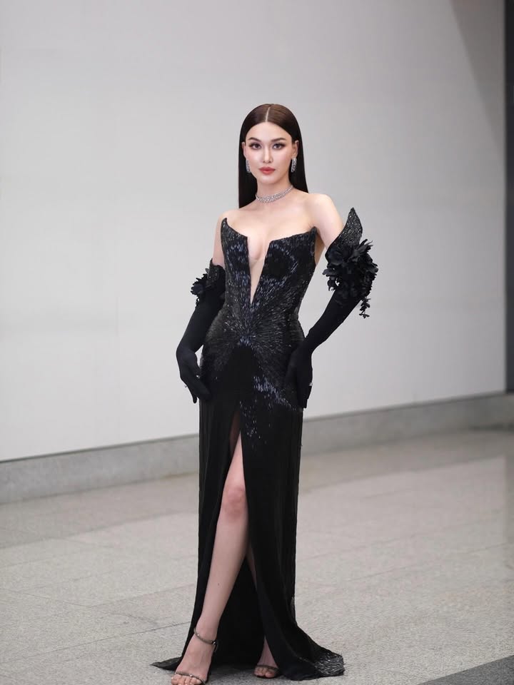 แจ็คกี้ - ชาเคอลีน มึ้นช์