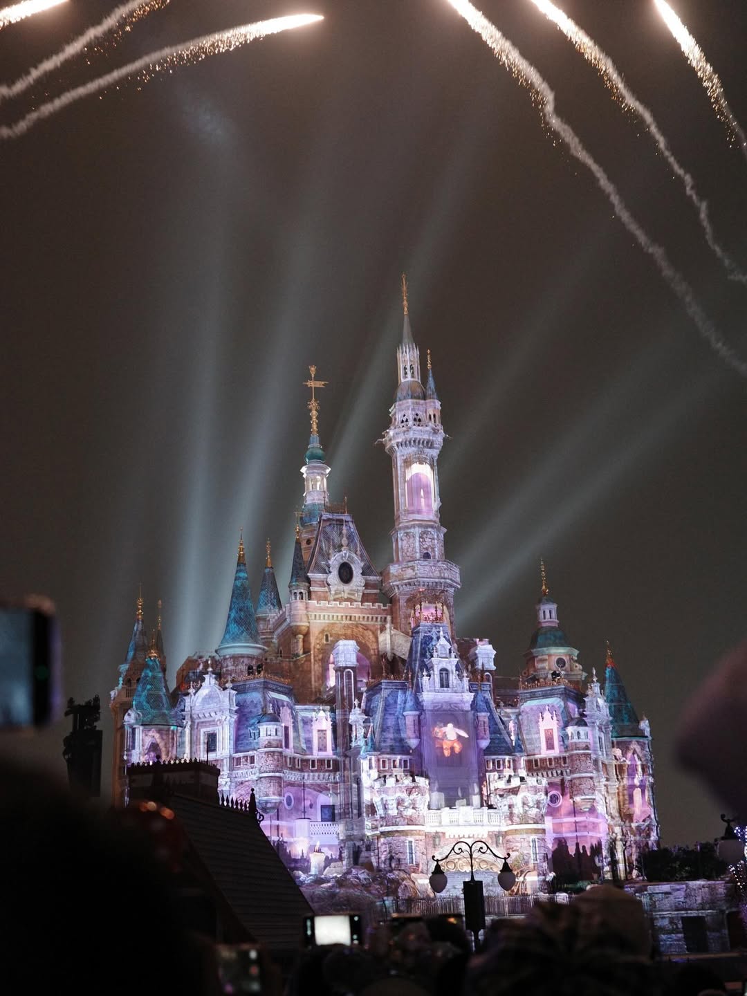 แจ็คกี้ - ชาเคอลีน มึ้นช์