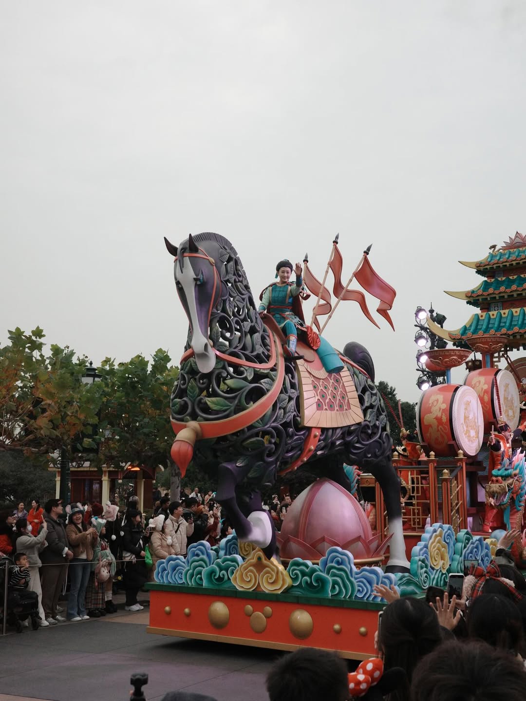 แจ็คกี้ - ชาเคอลีน มึ้นช์