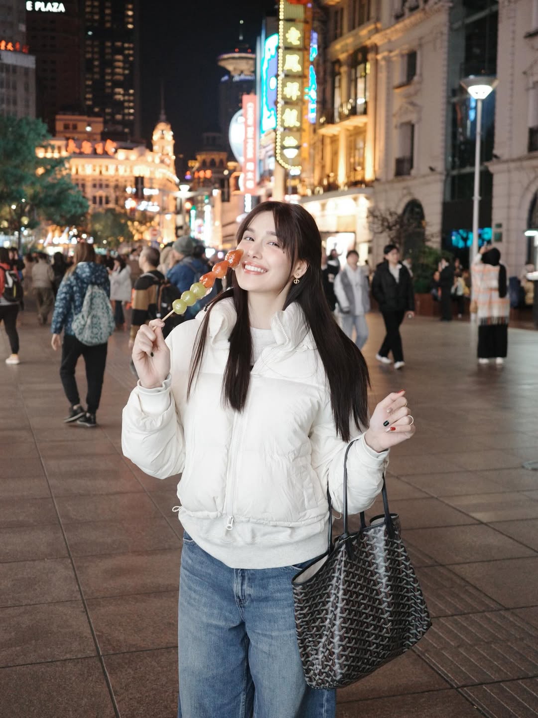 แจ็คกี้ - ชาเคอลีน มึ้นช์