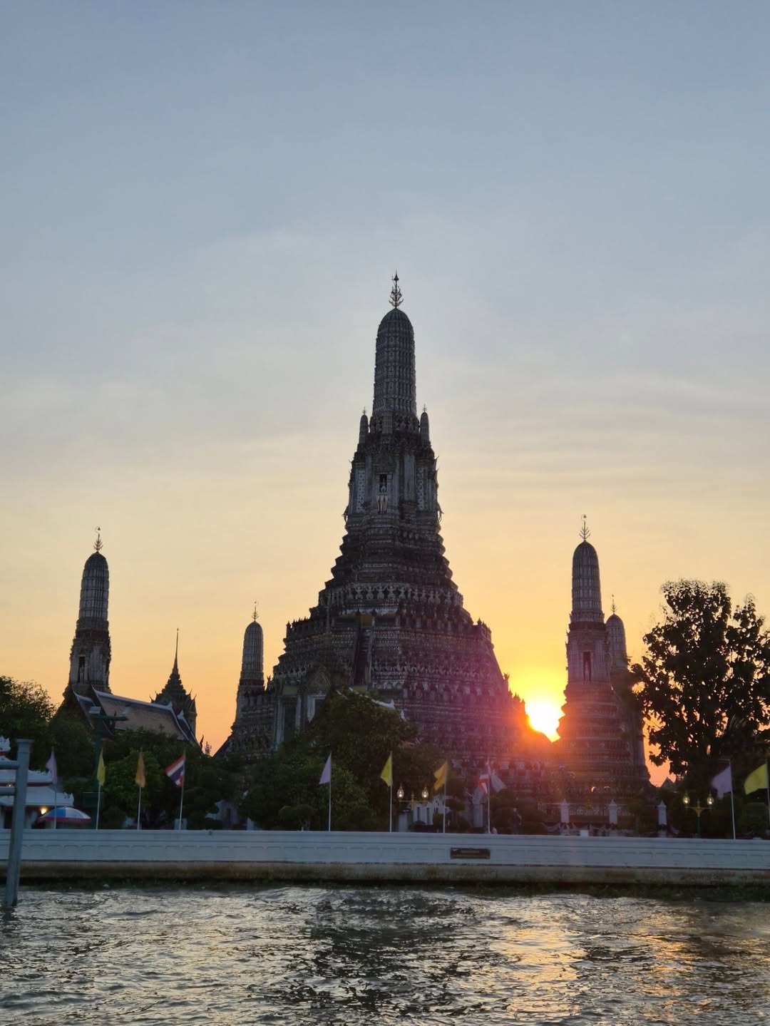 แจ็คกี้ - ชาเคอลีน มึ้นช์