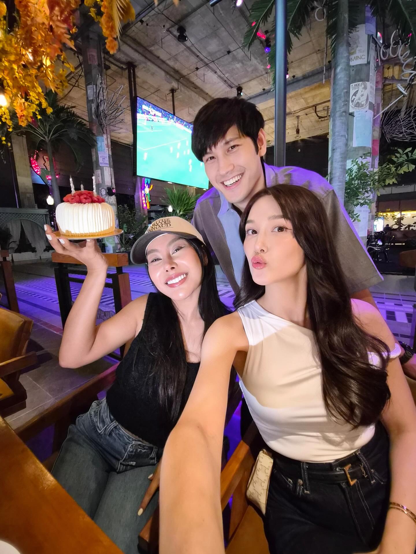 แจ็คกี้ - ชาเคอลีน มึ้นช์