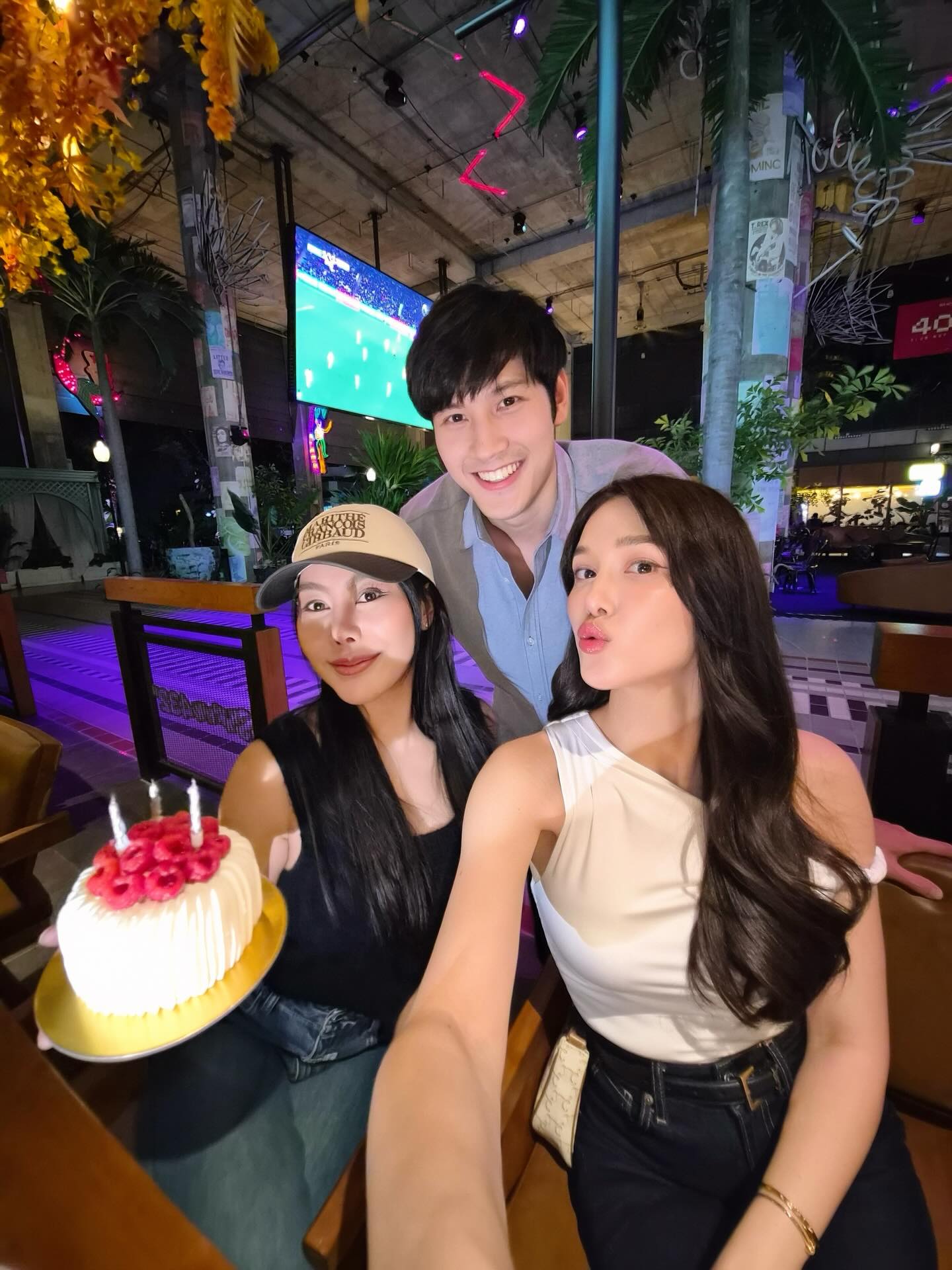 แจ็คกี้ - ชาเคอลีน มึ้นช์