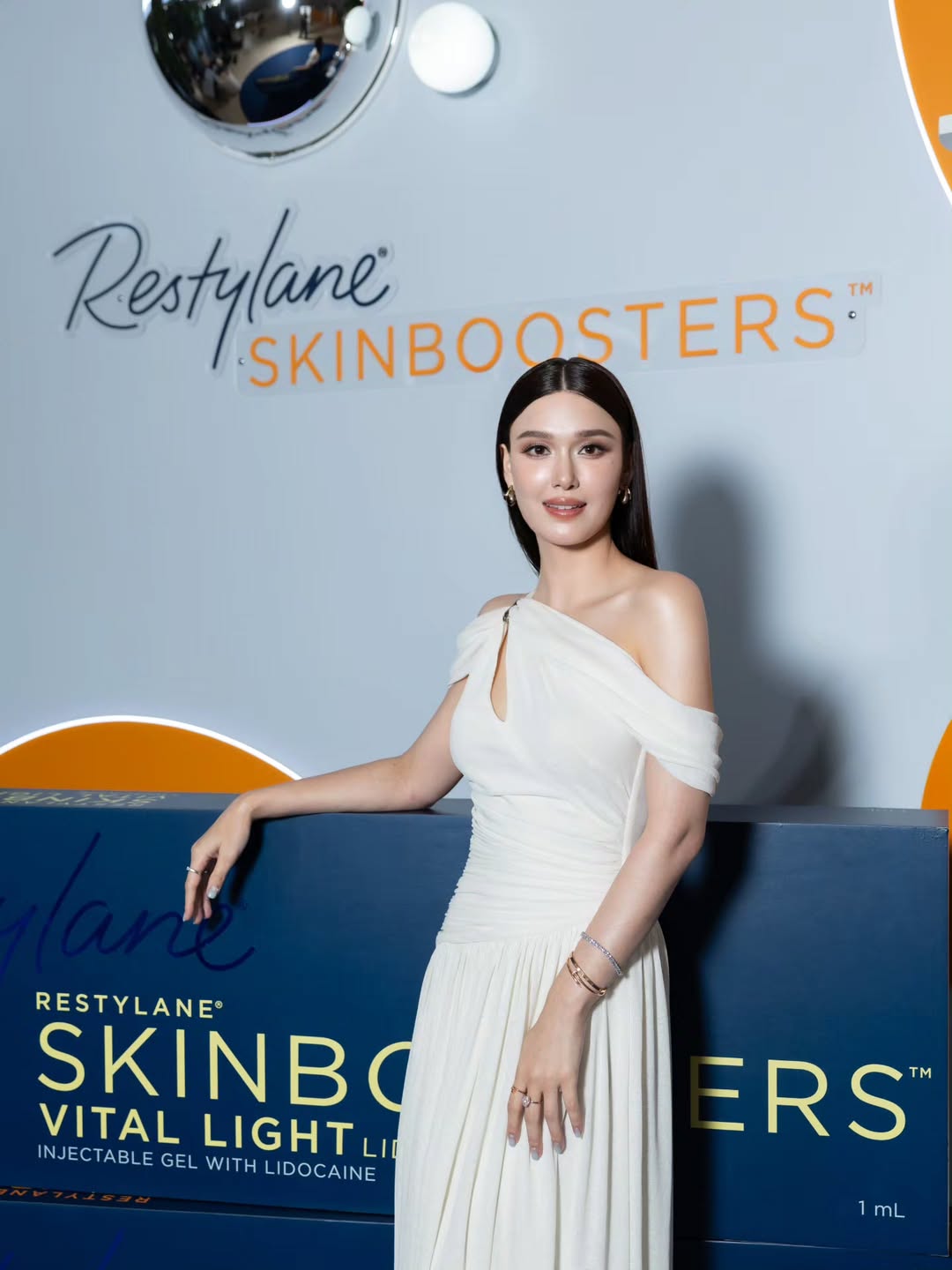 แจ็คกี้ - ชาเคอลีน มึ้นช์